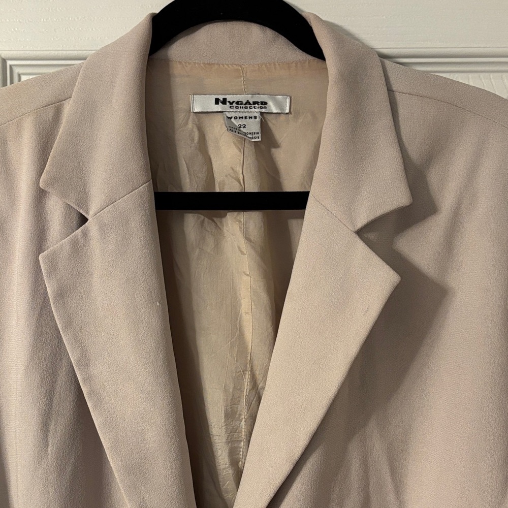 Peter Nygard Women's Beige Blazer